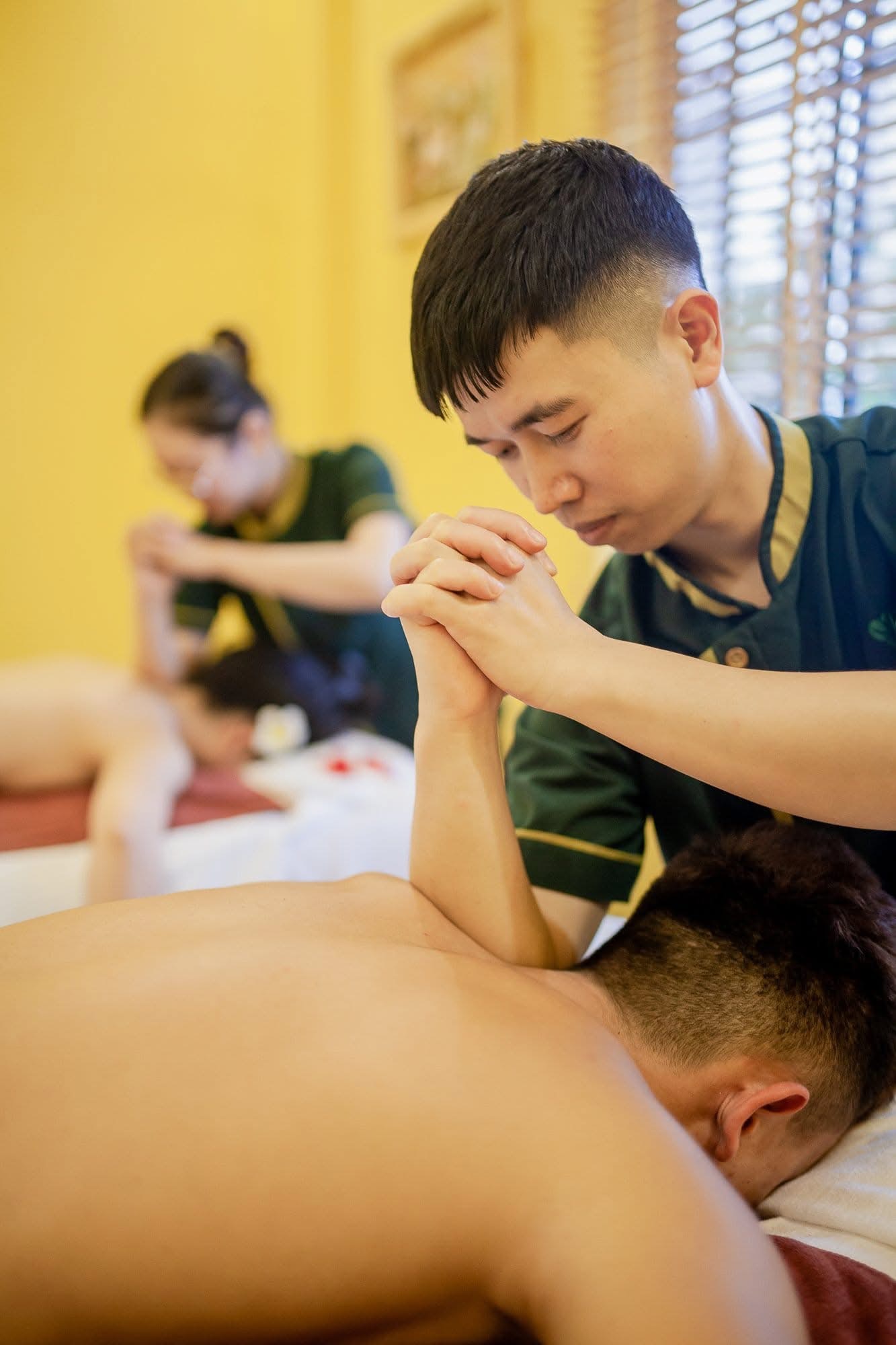Massage Đầu Vai Cổ