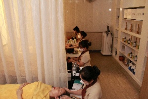Massage mặt chuyên sâu